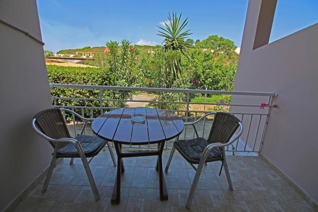 Perivólion Santa Barbara Lakis Apartments المظهر الخارجي الصورة