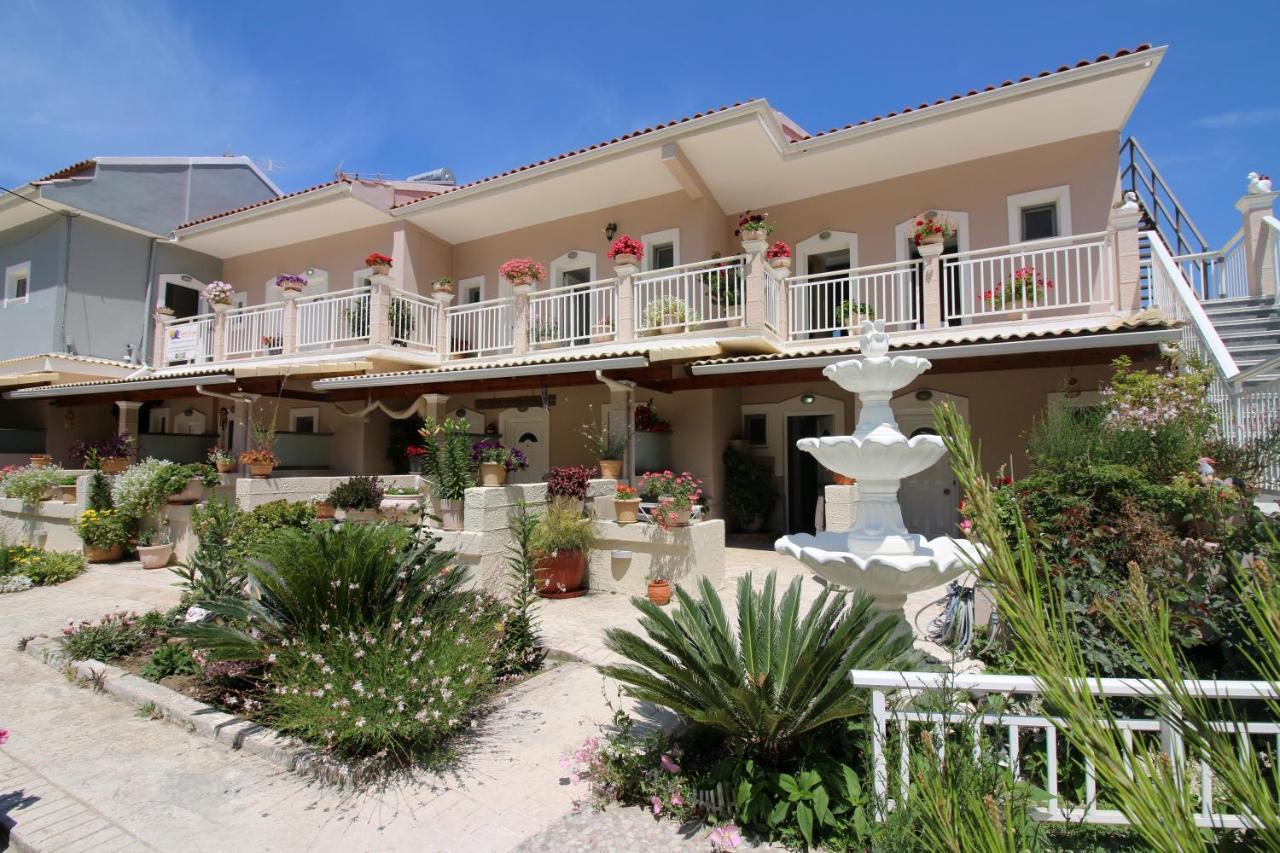 Perivólion Santa Barbara Lakis Apartments المظهر الخارجي الصورة