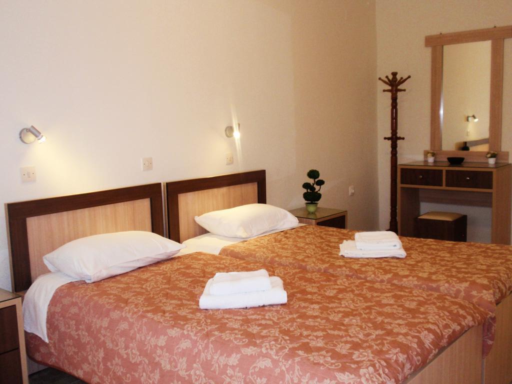 Perivólion Santa Barbara Lakis Apartments المظهر الخارجي الصورة